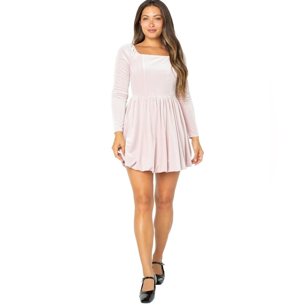 Celebrity Pink Women's Long Sleeve Velvet Bubble Hem Mini Dress Light Pink